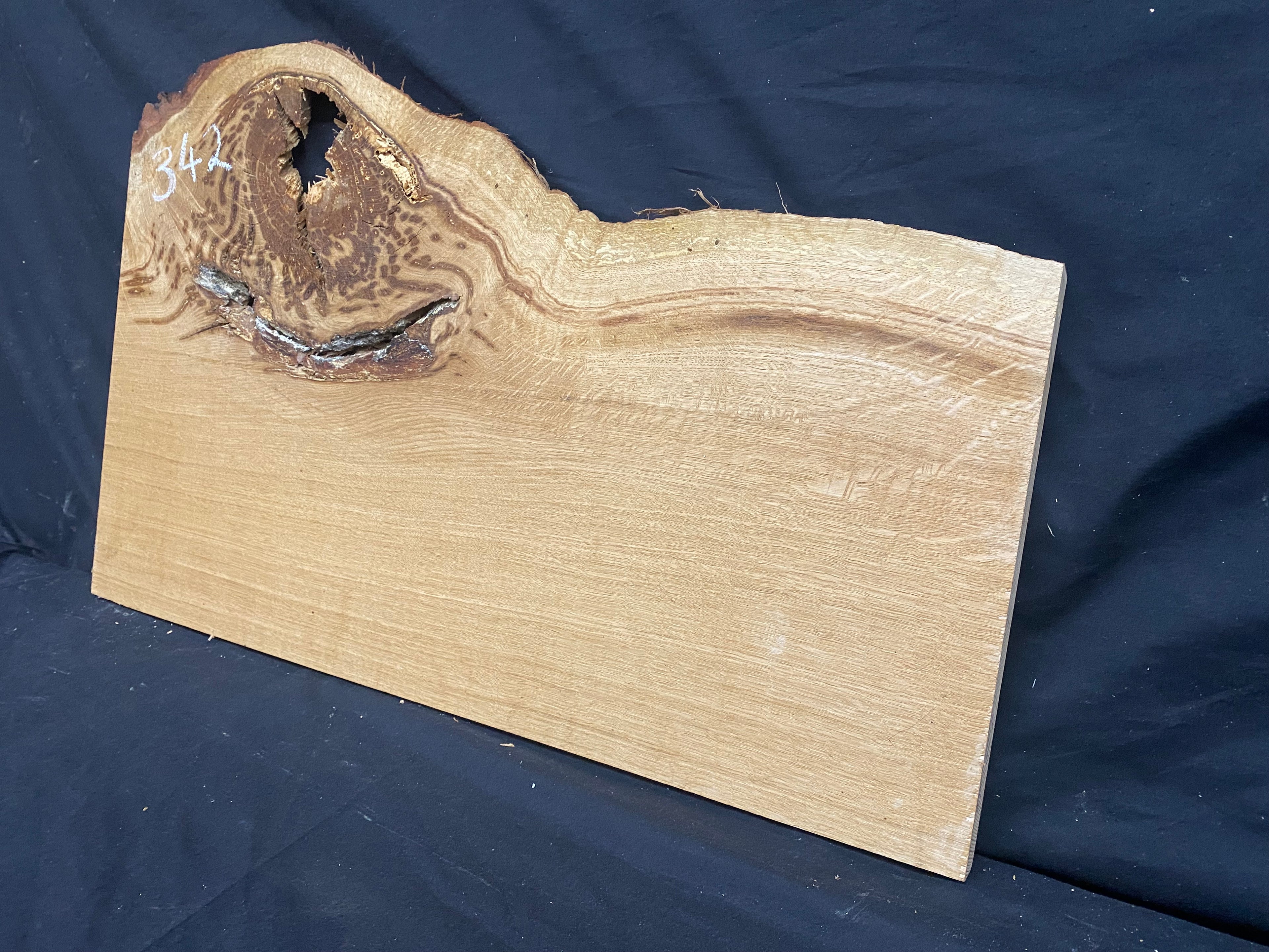 Solid oak plank, shelf, board 655 L x 407 W x 20 D mm      (mf342)