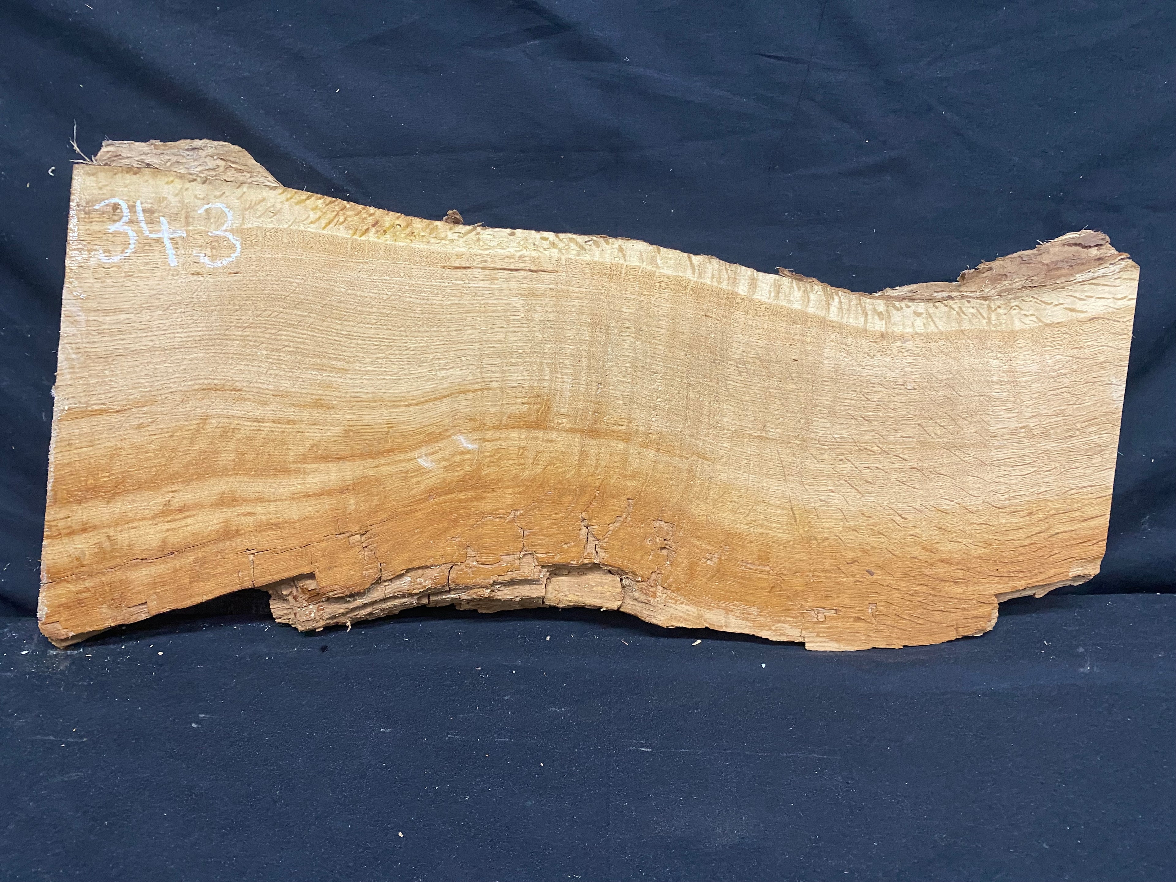 Solid oak plank, shelf, board 600 L x 290 W x 32 D mm      (mf343)