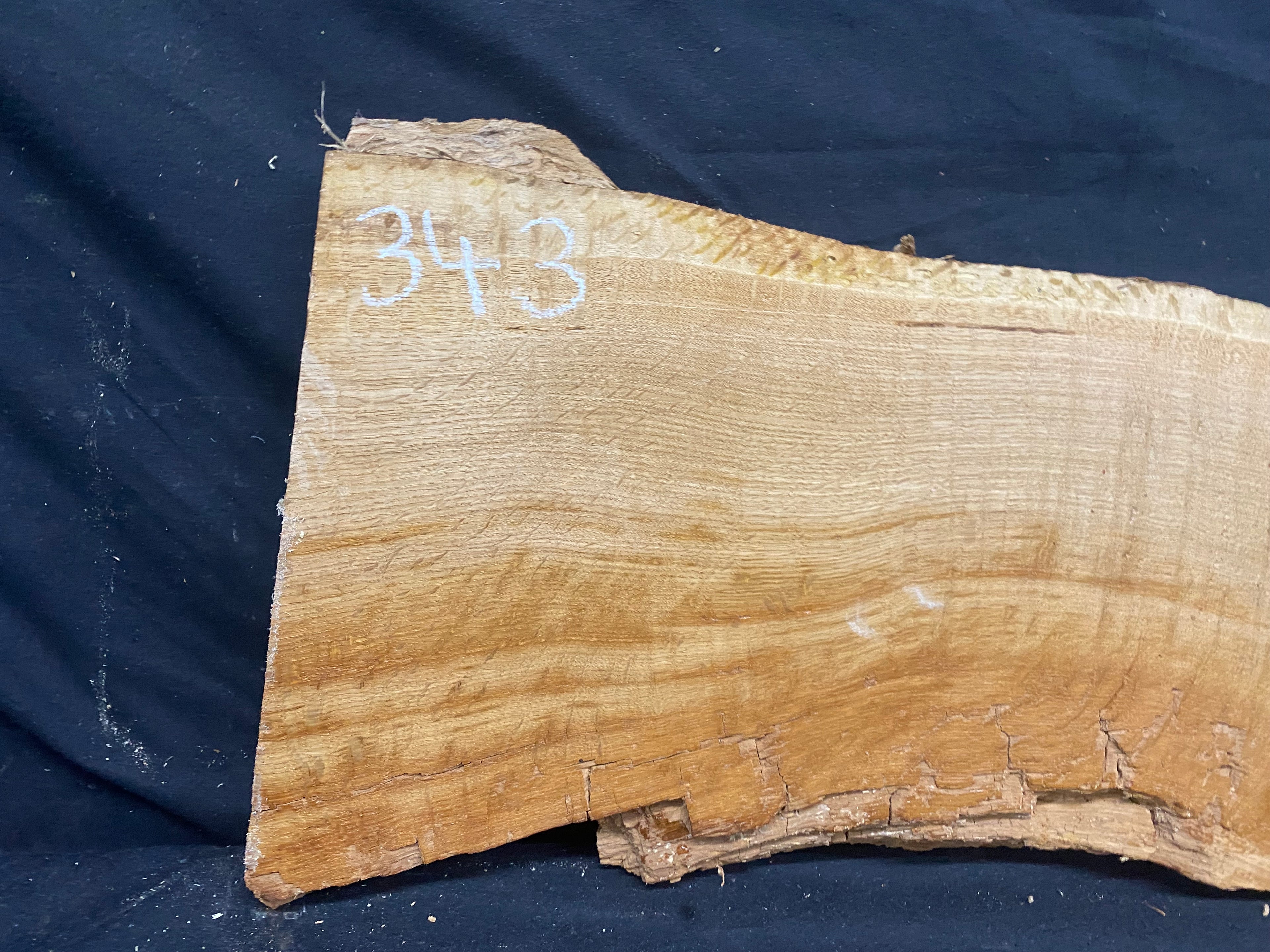 Solid oak plank, shelf, board 600 L x 290 W x 32 D mm      (mf343)