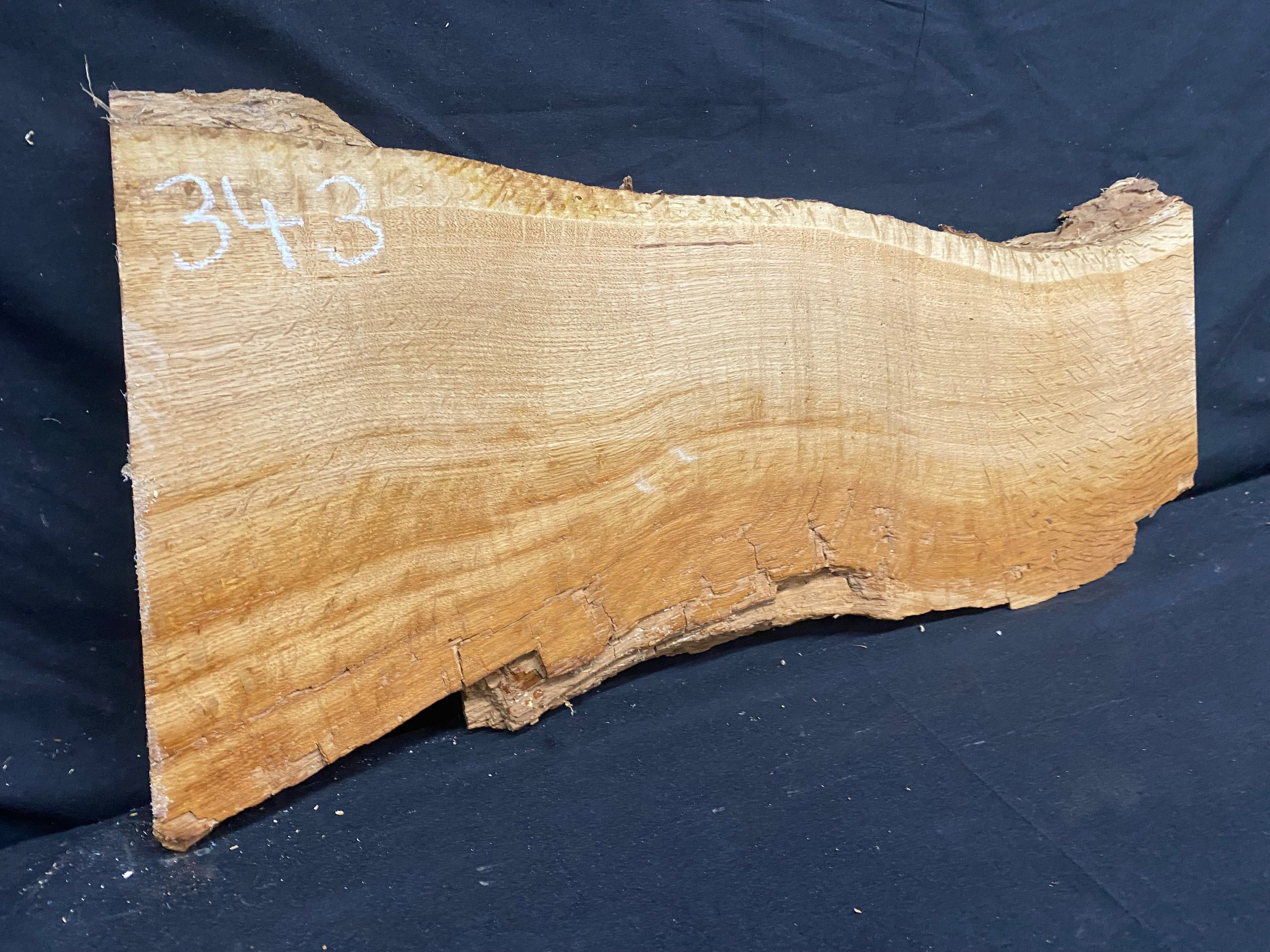 Solid oak plank, shelf, board 600 L x 290 W x 32 D mm      (mf343)