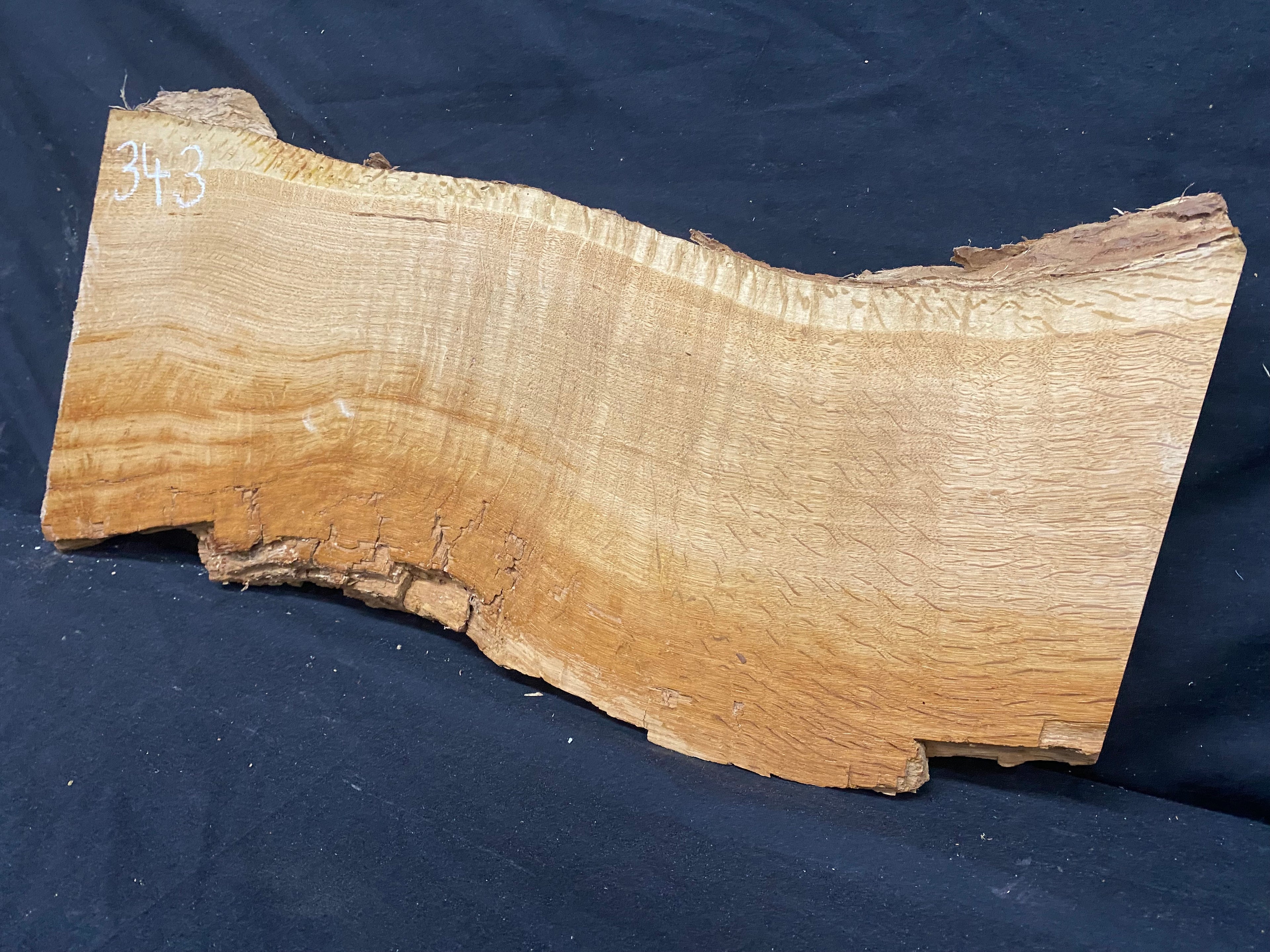 Solid oak plank, shelf, board 600 L x 290 W x 32 D mm      (mf343)