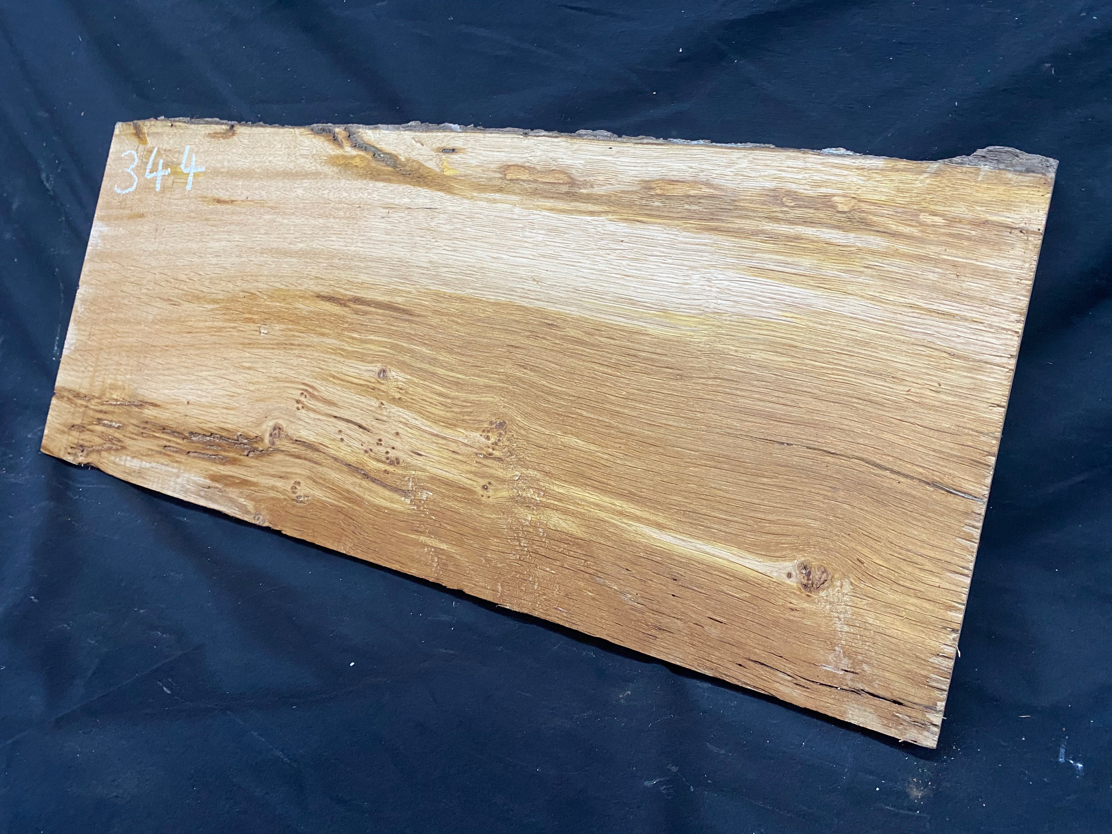 Solid oak plank, shelf, board 627 L x 265 W x 27 D mm      (mf344)