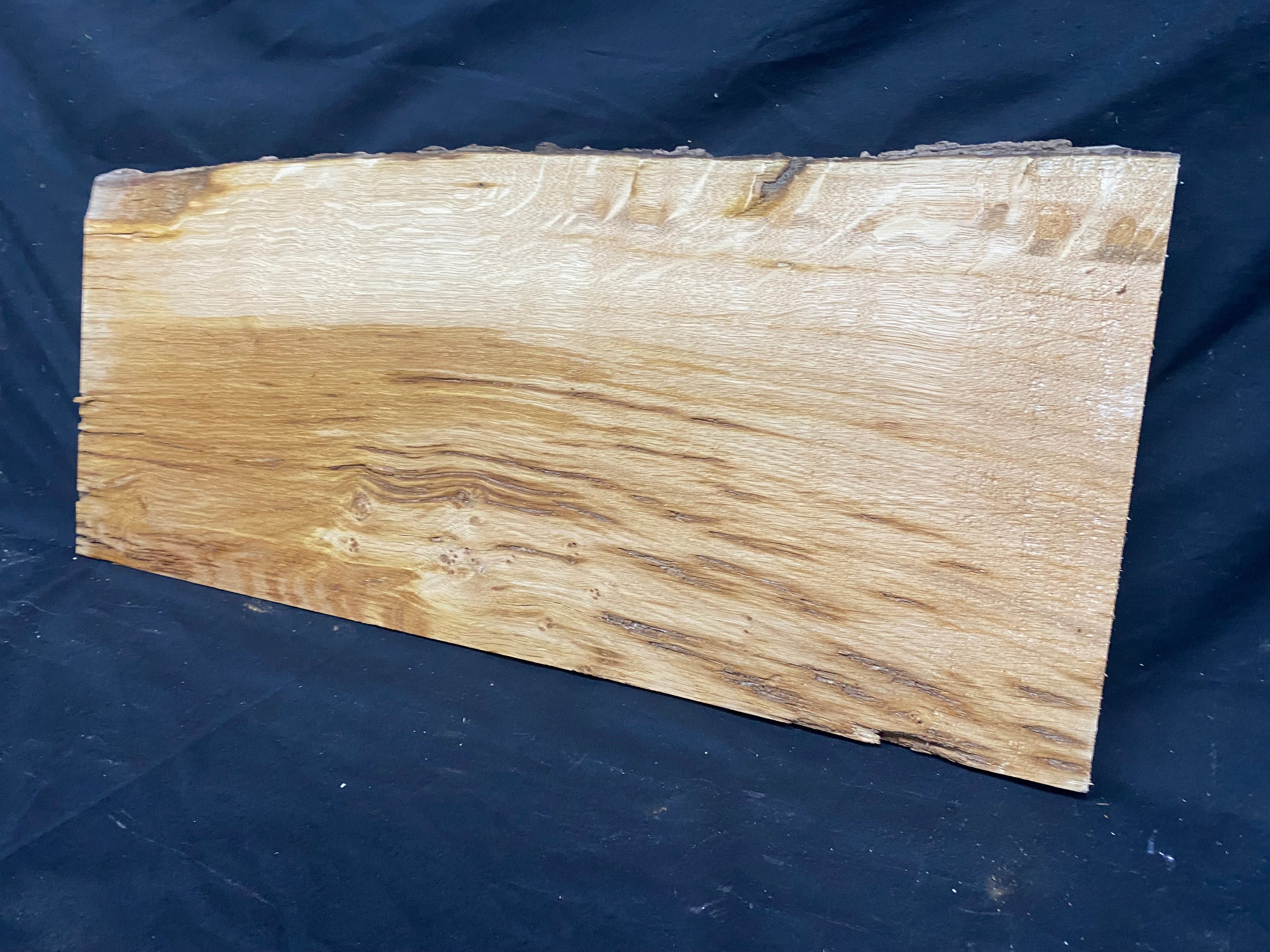 Solid oak plank, shelf, board 627 L x 265 W x 27 D mm      (mf344)