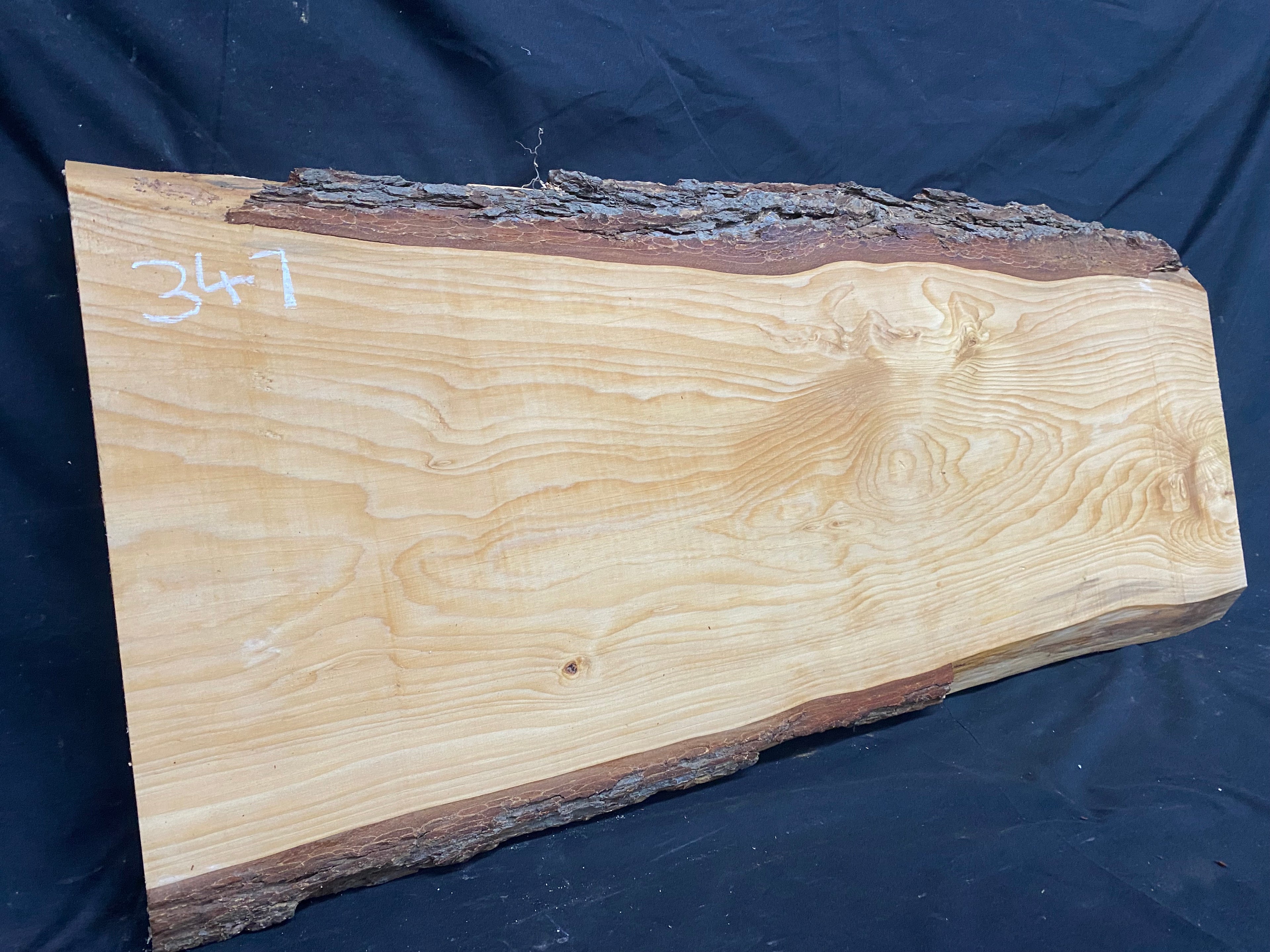 Cedar plank, shelf, 944 L x 396 W x 44 D mm    (mf347)