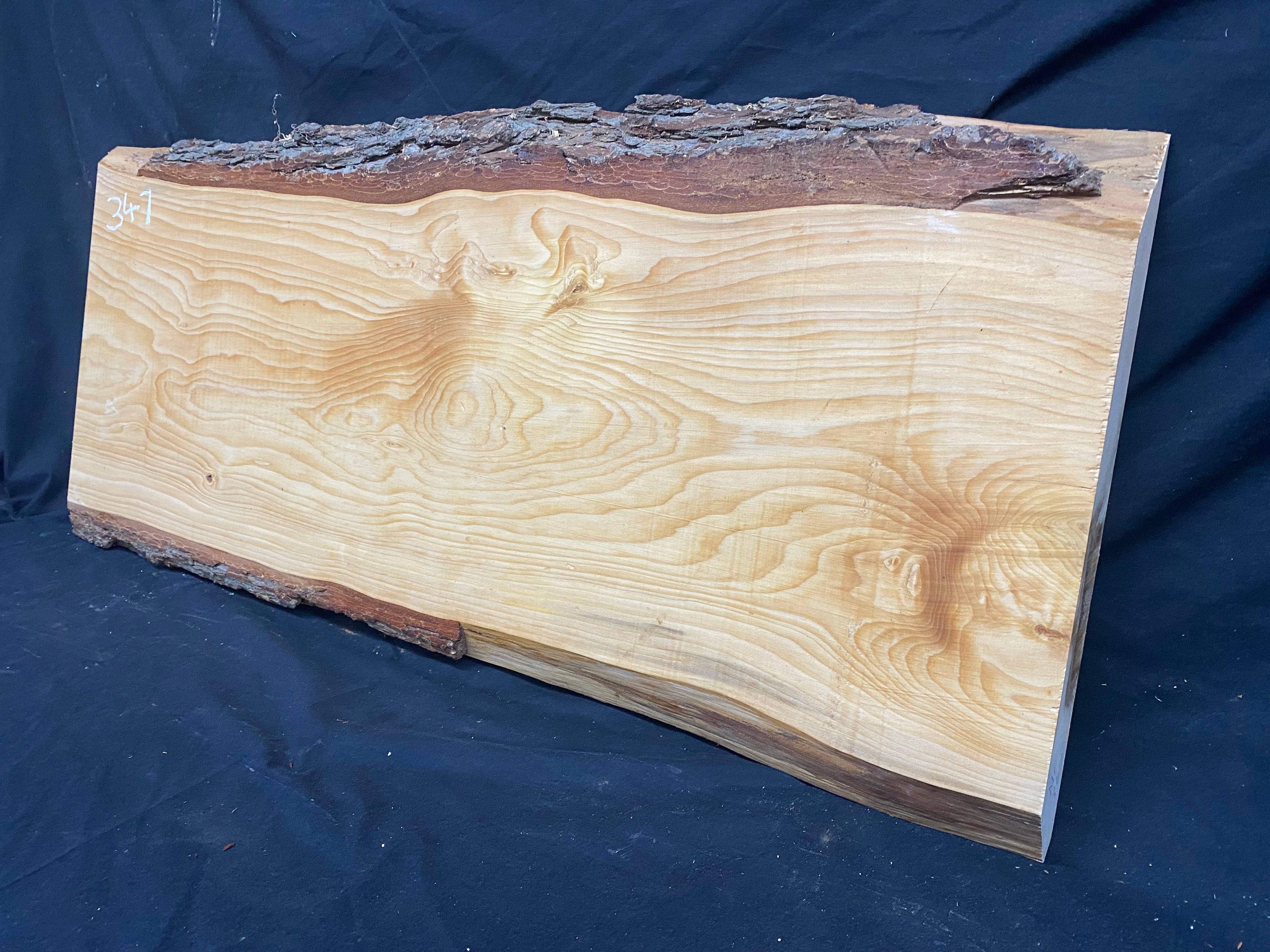 Cedar plank, shelf, 944 L x 396 W x 44 D mm    (mf347)