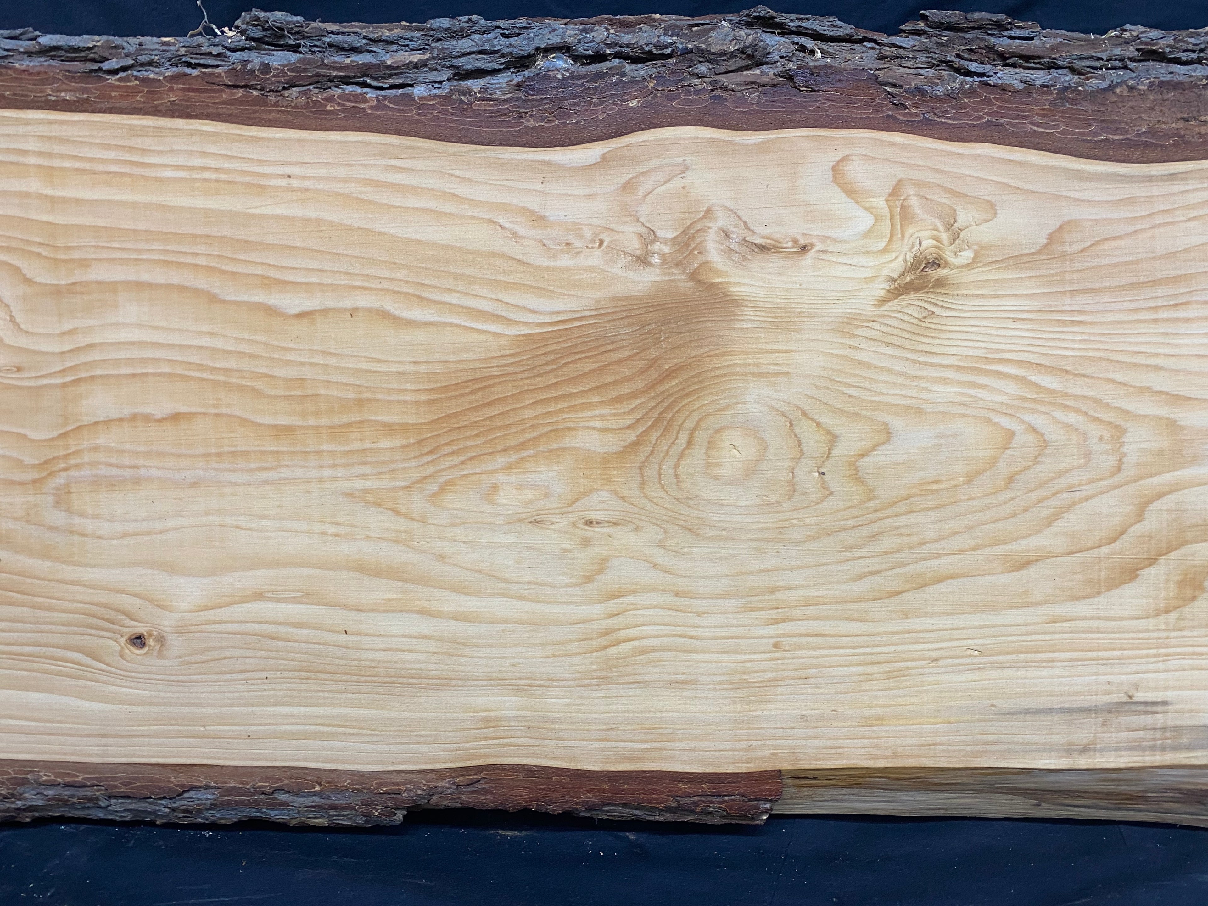 Cedar plank, shelf, 944 L x 396 W x 44 D mm    (mf347)