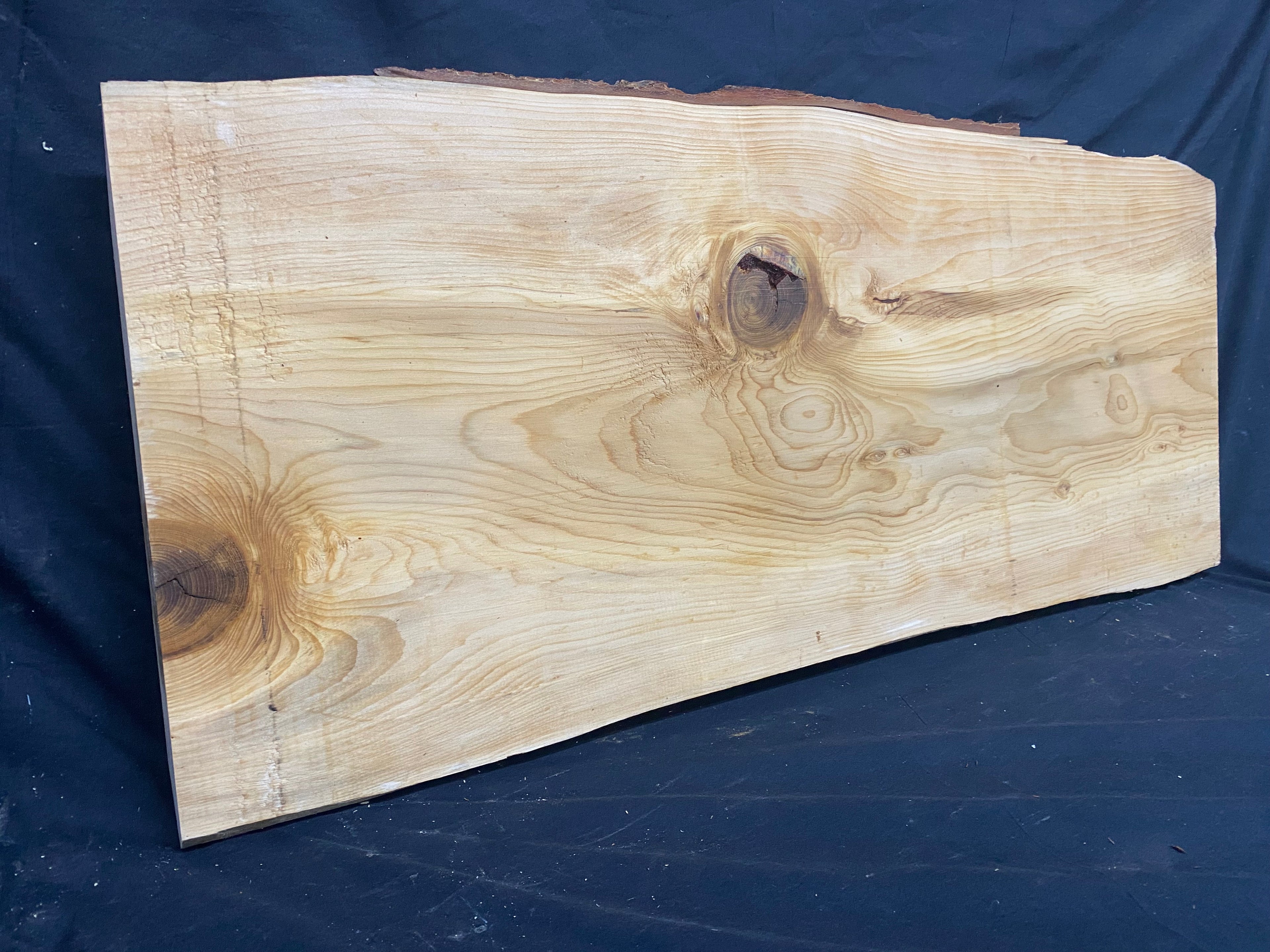 Cedar plank, shelf, 944 L x 396 W x 44 D mm    (mf347)
