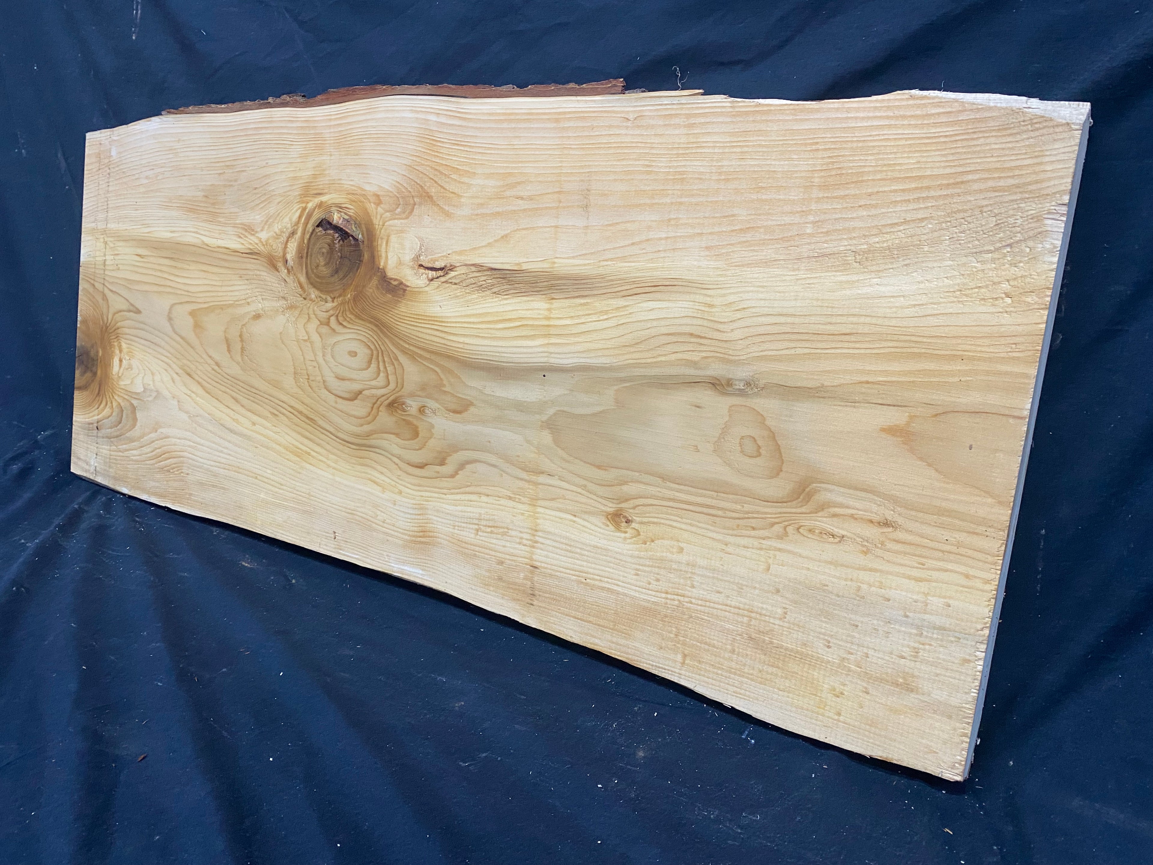 Cedar plank, shelf, 944 L x 396 W x 44 D mm    (mf347)