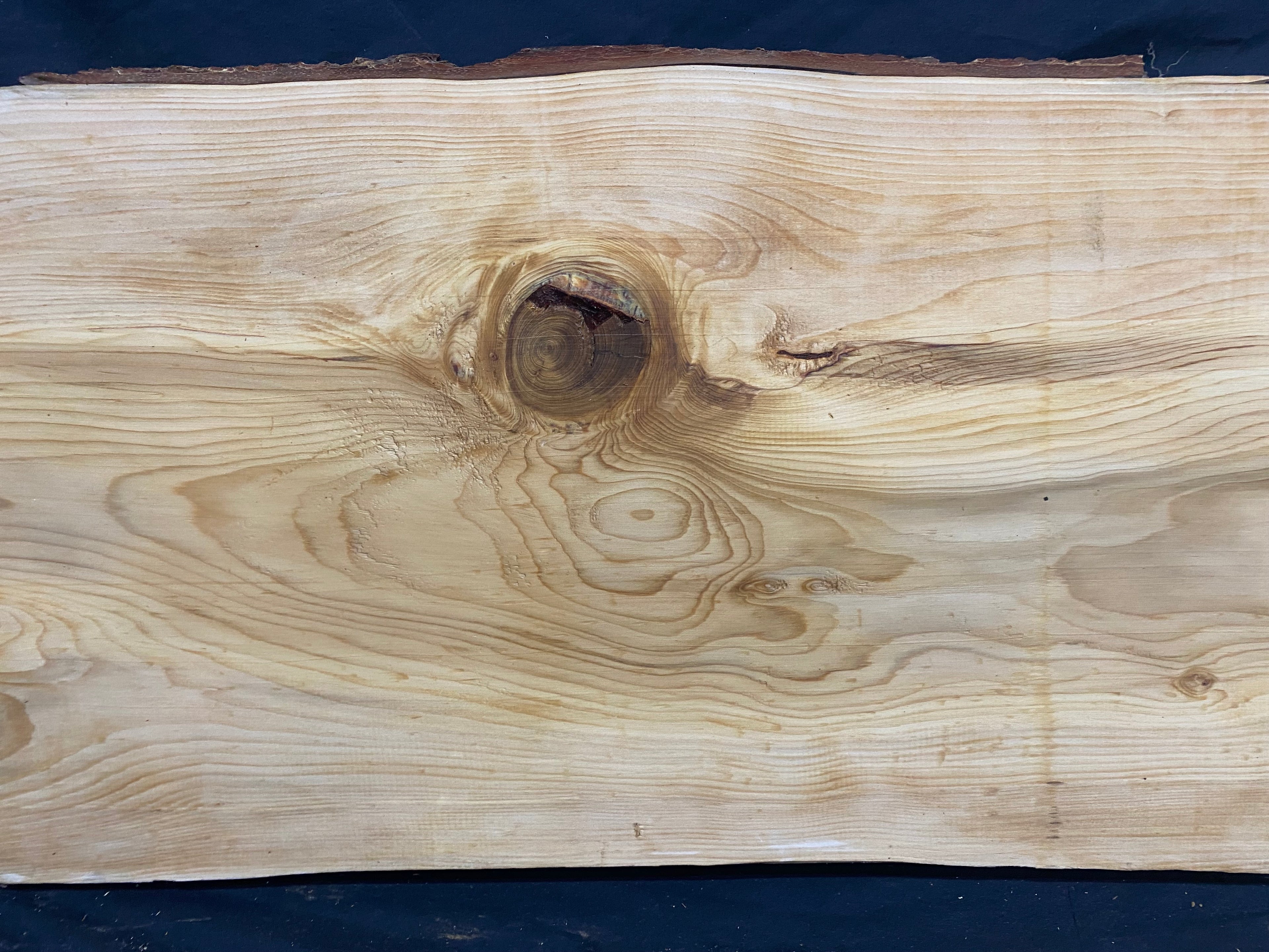 Cedar plank, shelf, 944 L x 396 W x 44 D mm    (mf347)