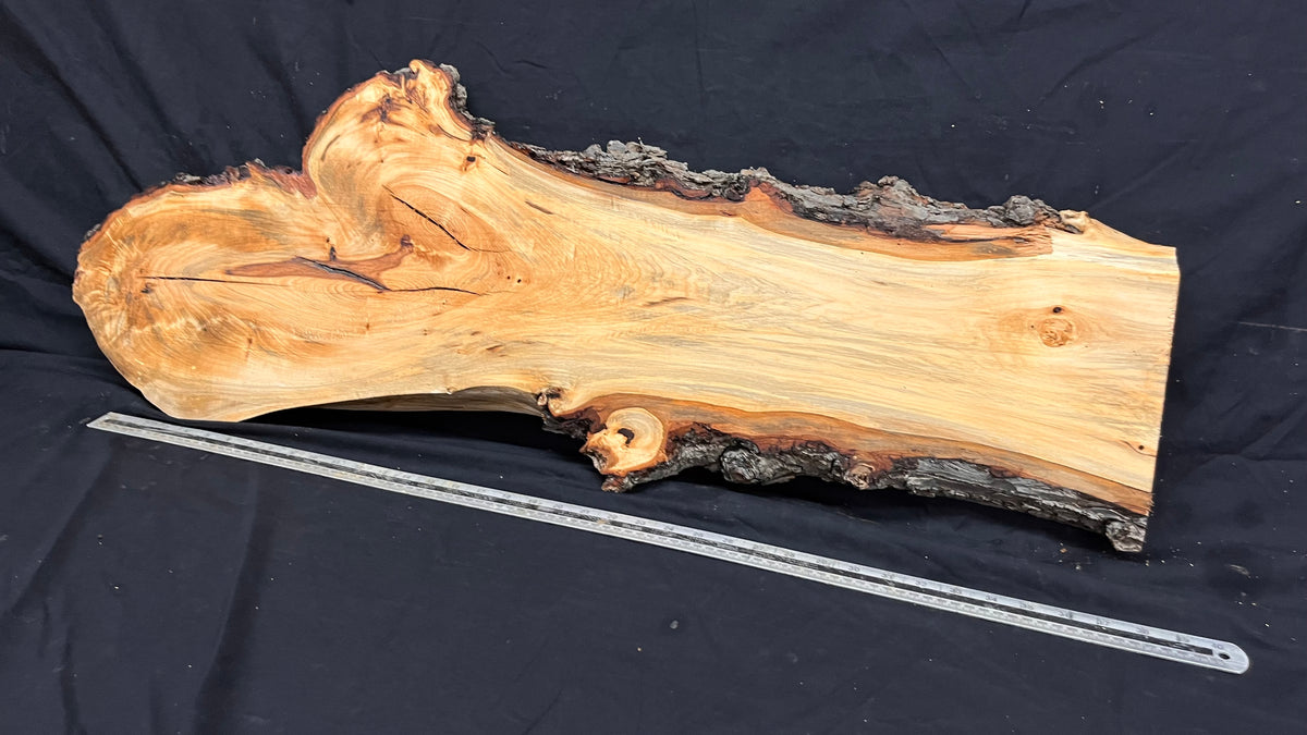 Lime wood wall hanging, fearure wood 1046 L x 323 W x 37 D mm        (710)