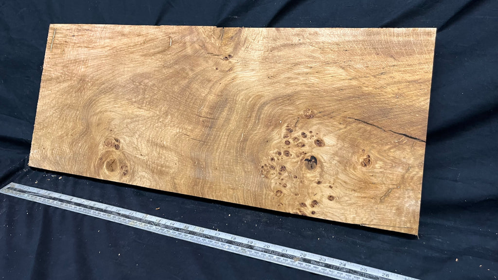 Rustic pippy oak hardwood window sill 692 L x 279 W x 23 D mm     (728)