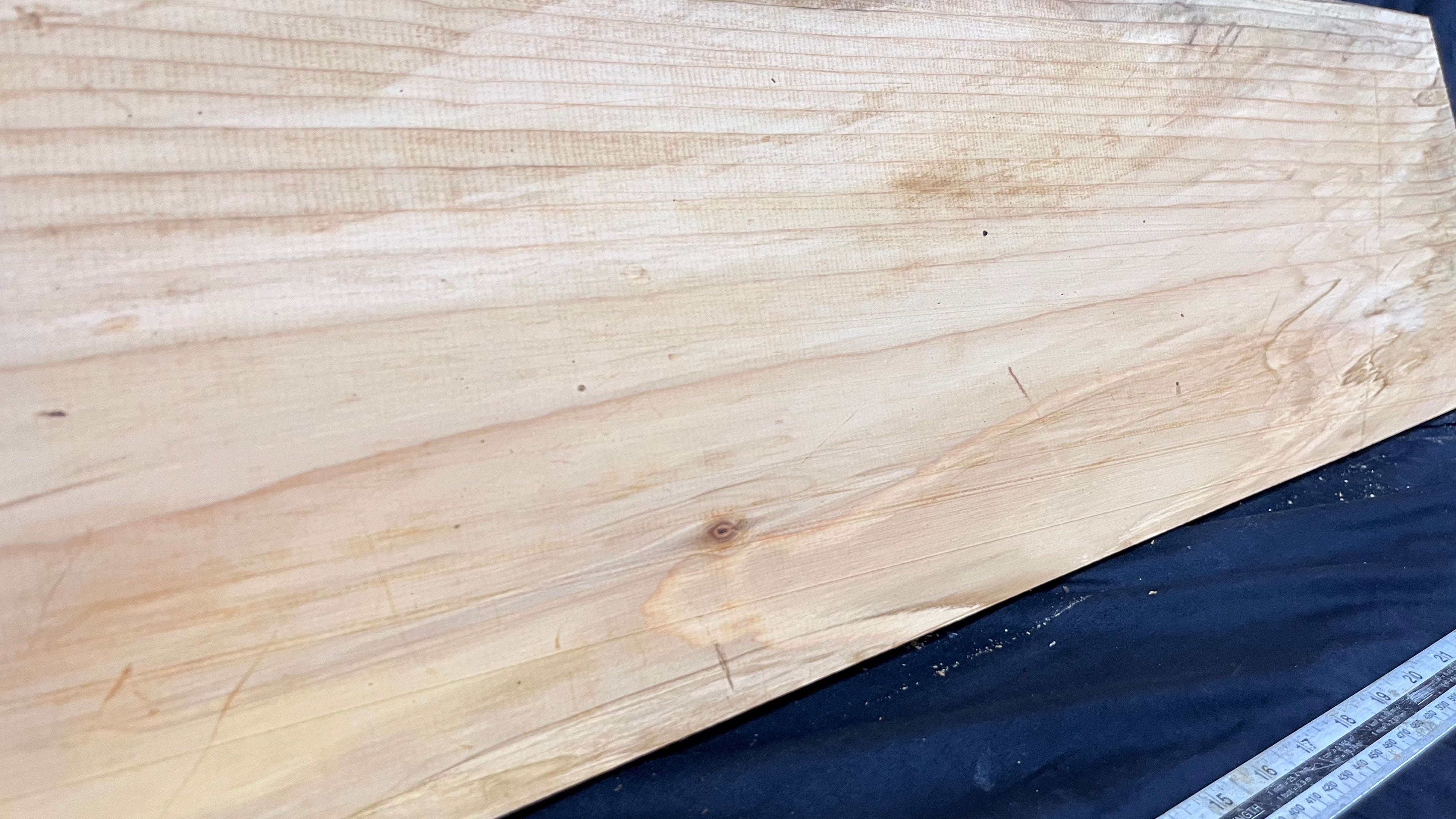 Cedar shelf, plank, timber, board. 864 L x 284 W x 28 D mm             (560)