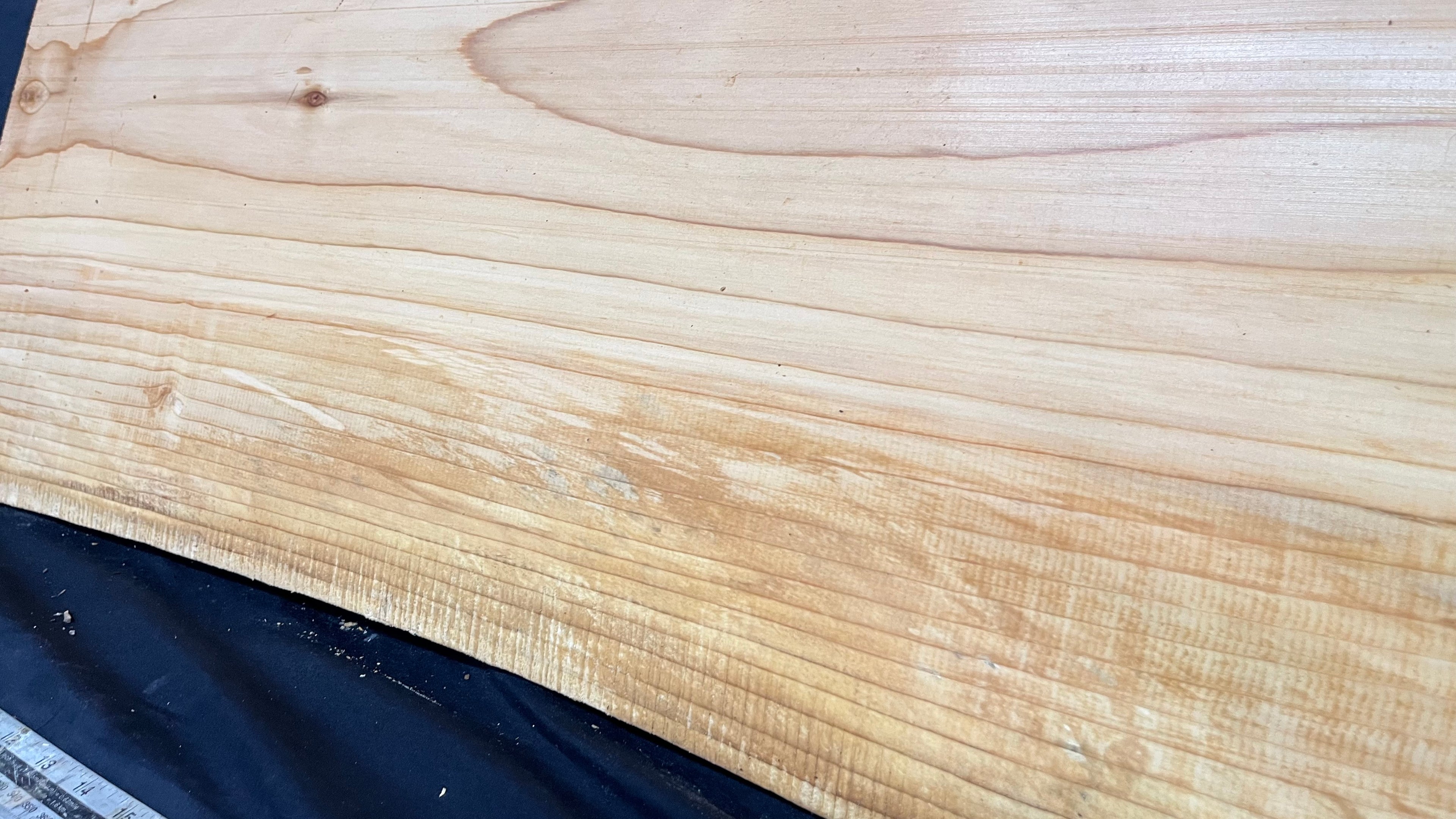 Cedar shelf, plank, timber, board. 864 L x 284 W x 28 D mm             (560)