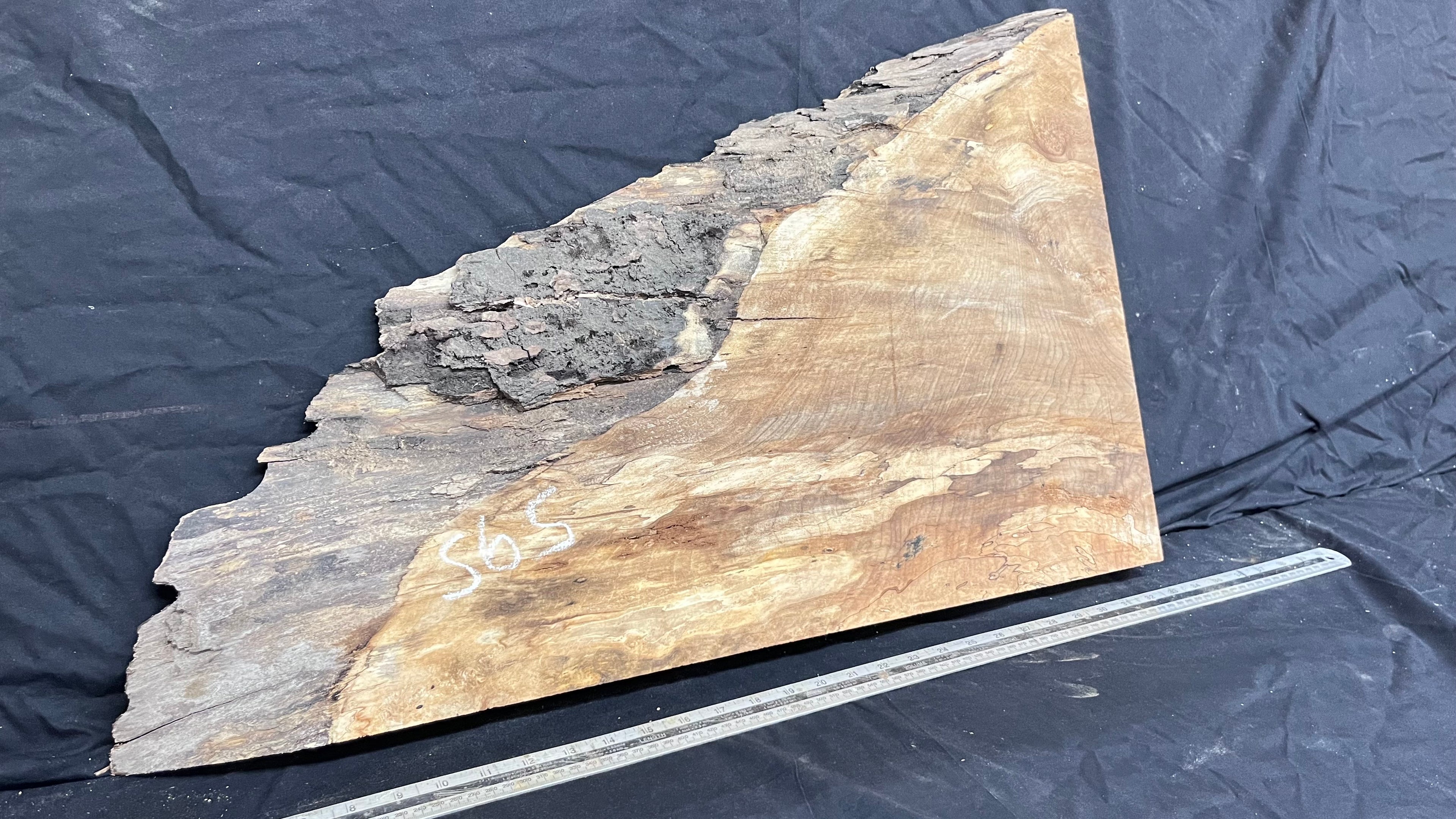 Hardwood chopping board, bread board,  750 L x 471 W x 48 D mm  (565)