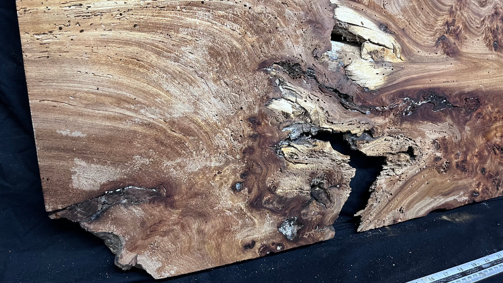 Burr elm rustic table top, 1180 L x 570 W x 35 D mm    (mt567)