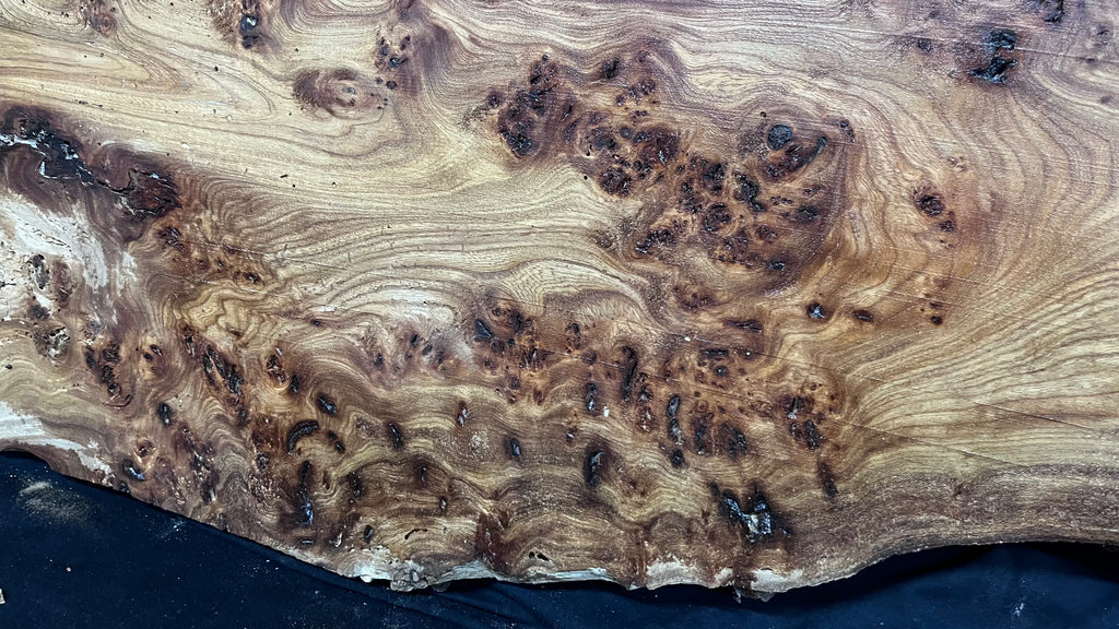 Burr elm rustic table top, 1180 L x 570 W x 35 D mm    (mt567)