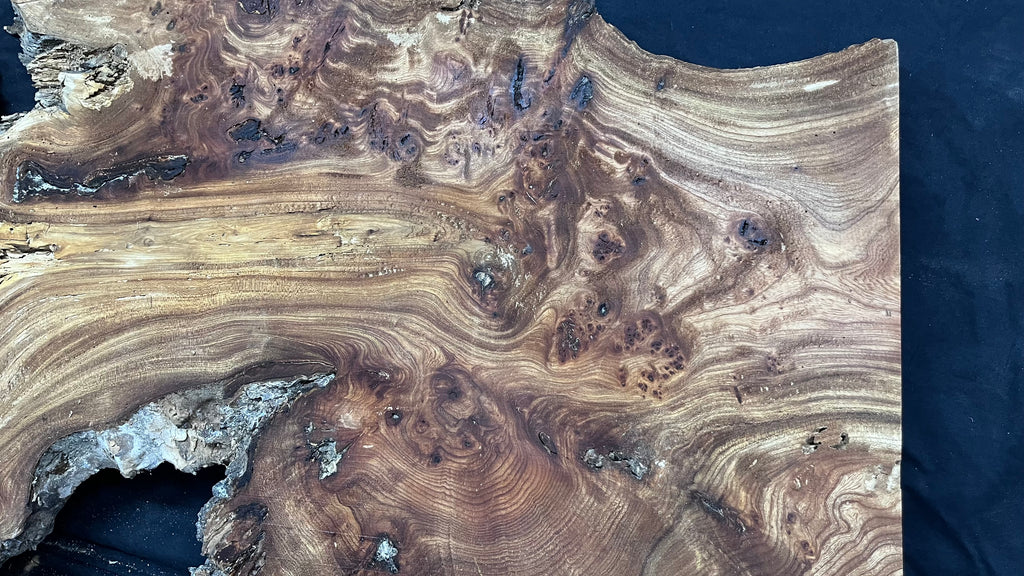 Burr elm rustic table top, 1180 L x 570 W x 35 D mm    (mt567)