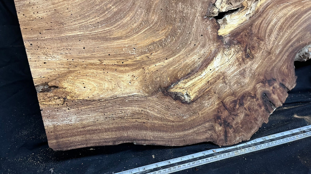 Burr elm rustic table top, 1180 L x 570 W x 35 D mm    (mt567)
