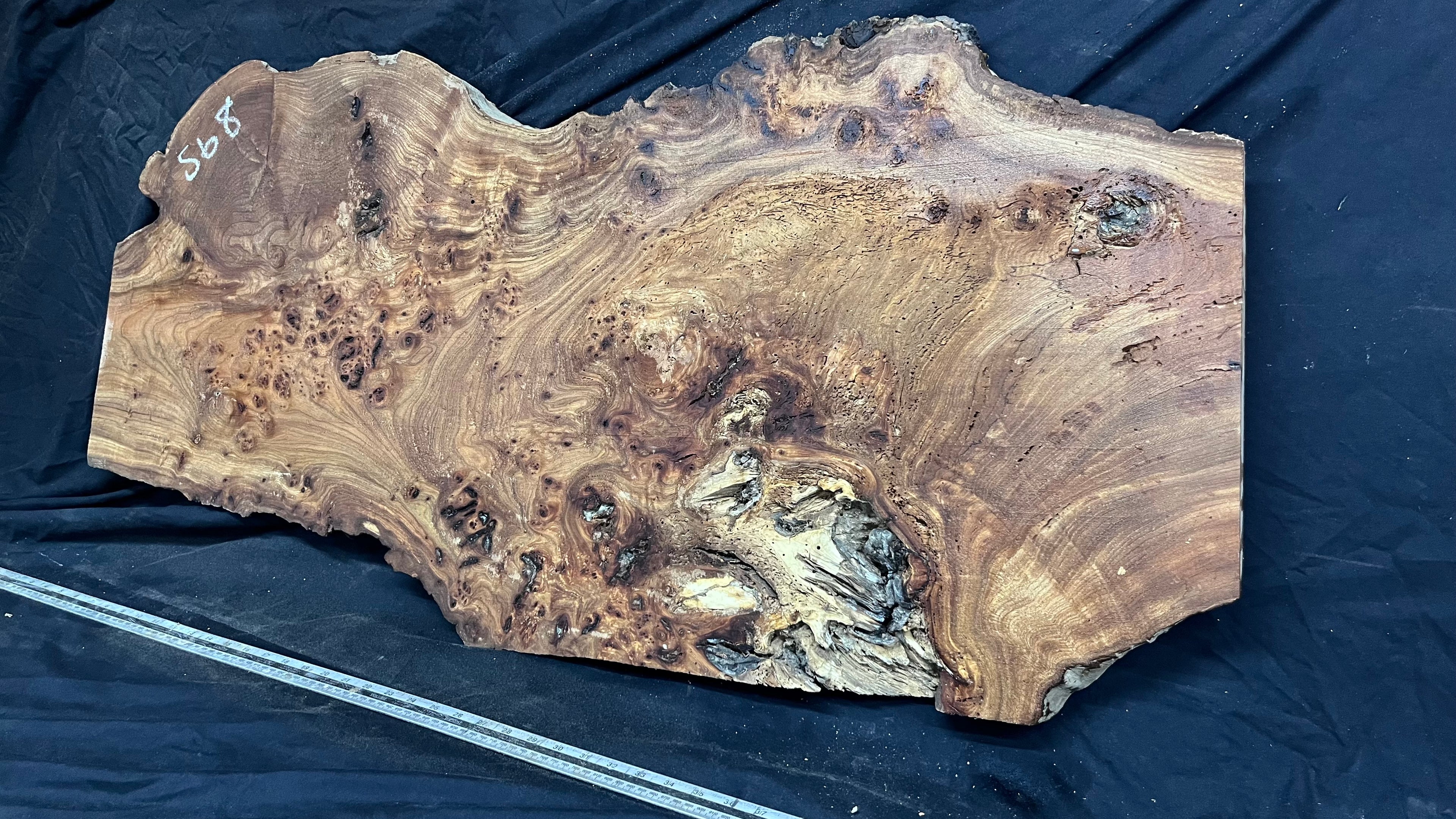 Burr elm rustic table top, 1204 L x 526 W x 41 D mm    (mt568)