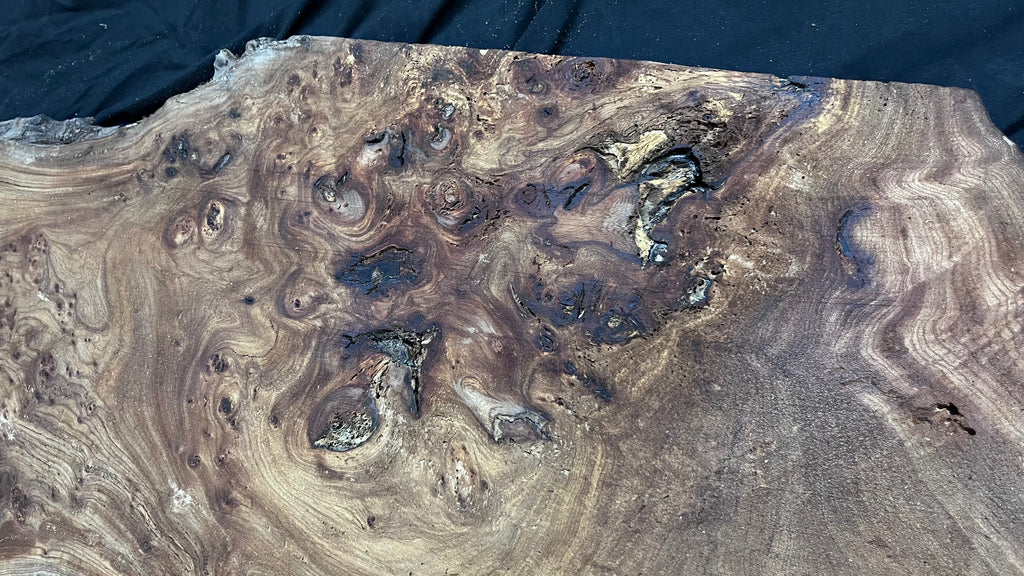 Burr elm rustic table top, 1204 L x 526 W x 41 D mm    (mt568)