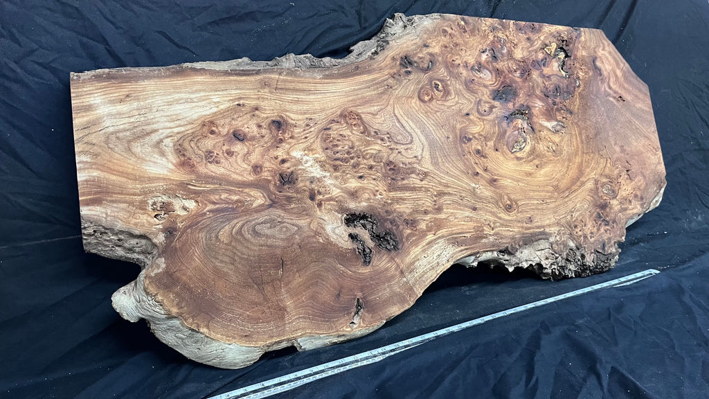 Burr elm rustic table top, 1204 L x 526 W x 41 D mm    (mt568)