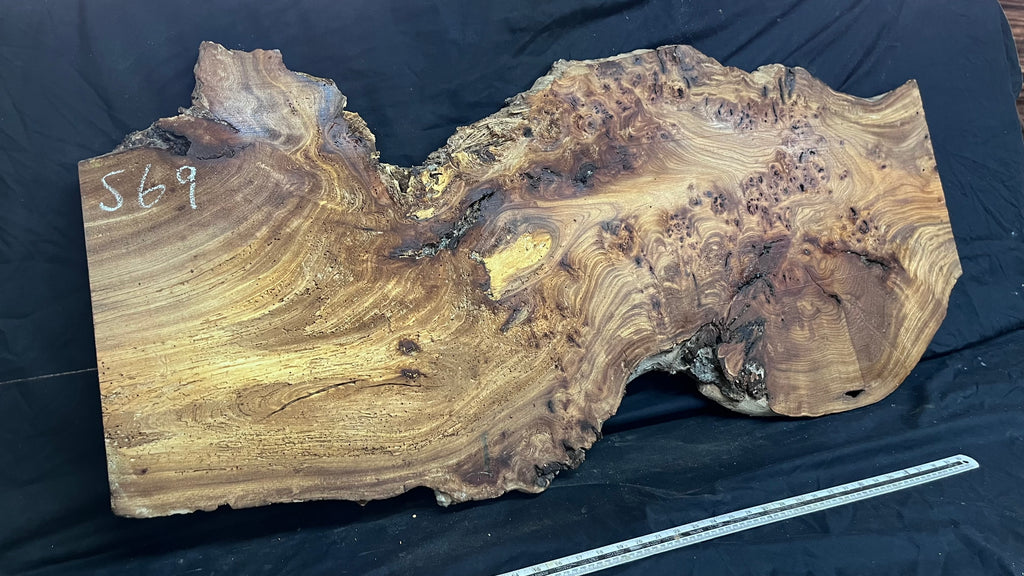 Burr elm rustic table top, 1275 L x 510 W x 33 D mm    (mt569)