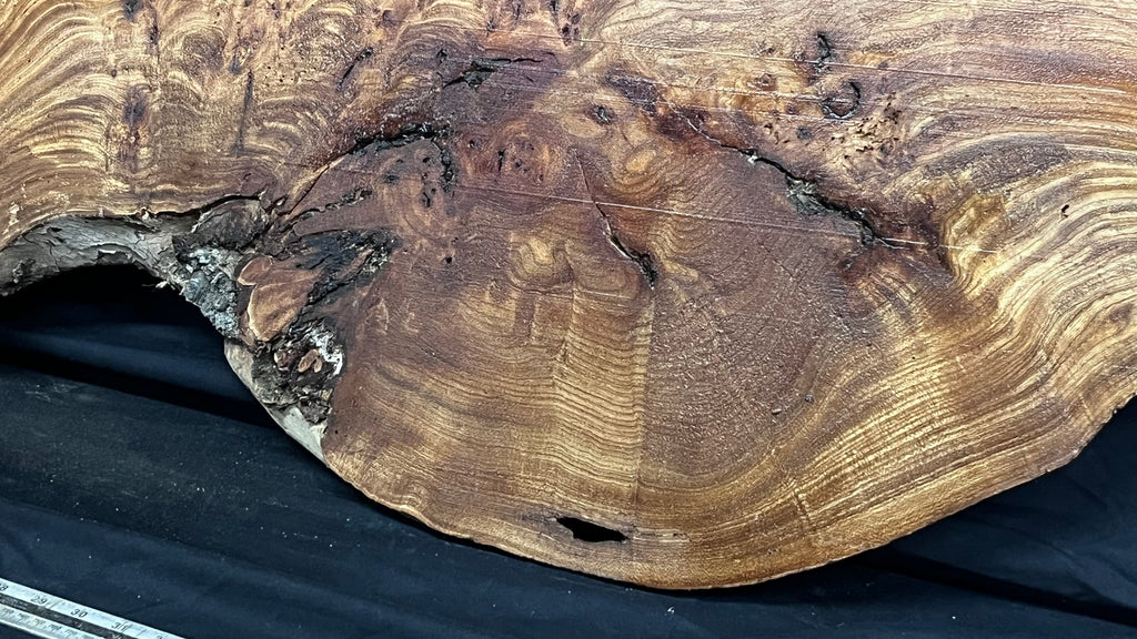 Burr elm rustic table top, 1275 L x 510 W x 33 D mm    (mt569)