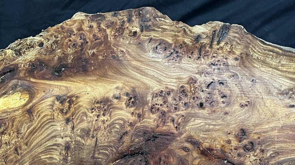 Burr elm rustic table top, 1275 L x 510 W x 33 D mm    (mt569)