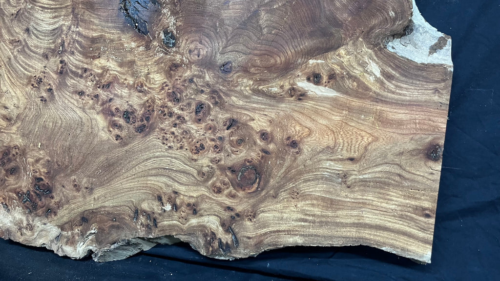 Burr elm rustic table top, 1275 L x 510 W x 33 D mm    (mt569)