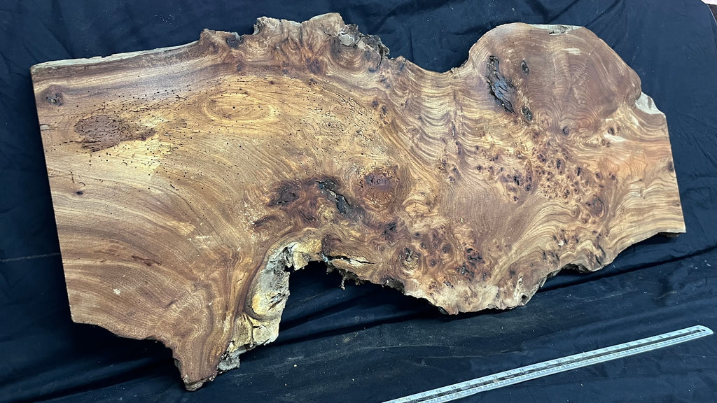 Burr elm rustic table top, 1275 L x 510 W x 33 D mm    (mt569)