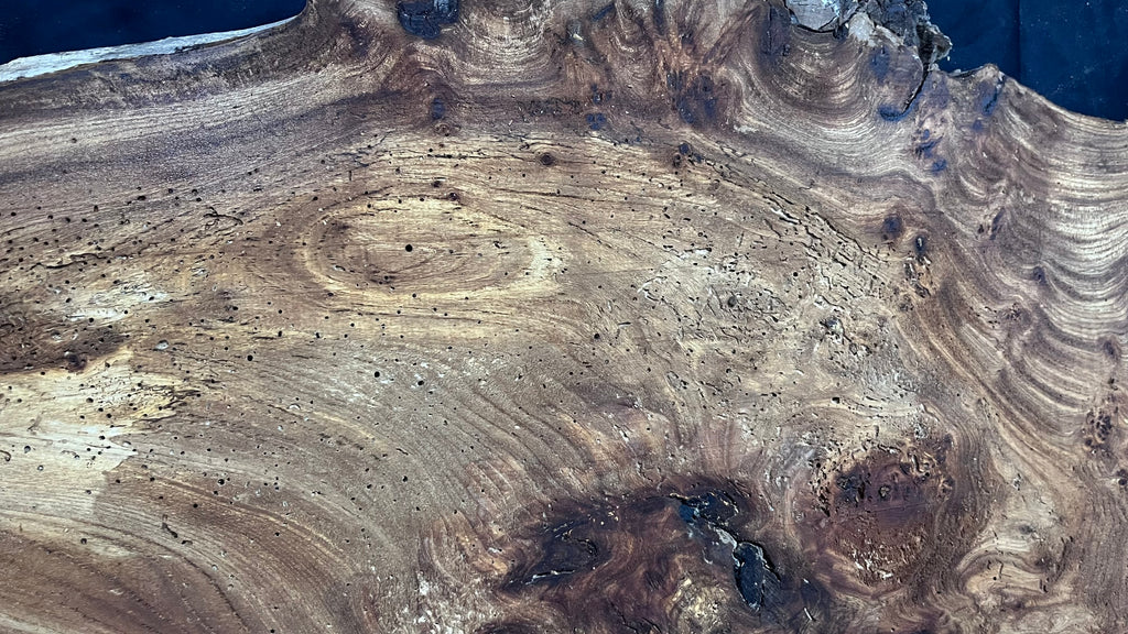 Burr elm rustic table top, 1275 L x 510 W x 33 D mm    (mt569)
