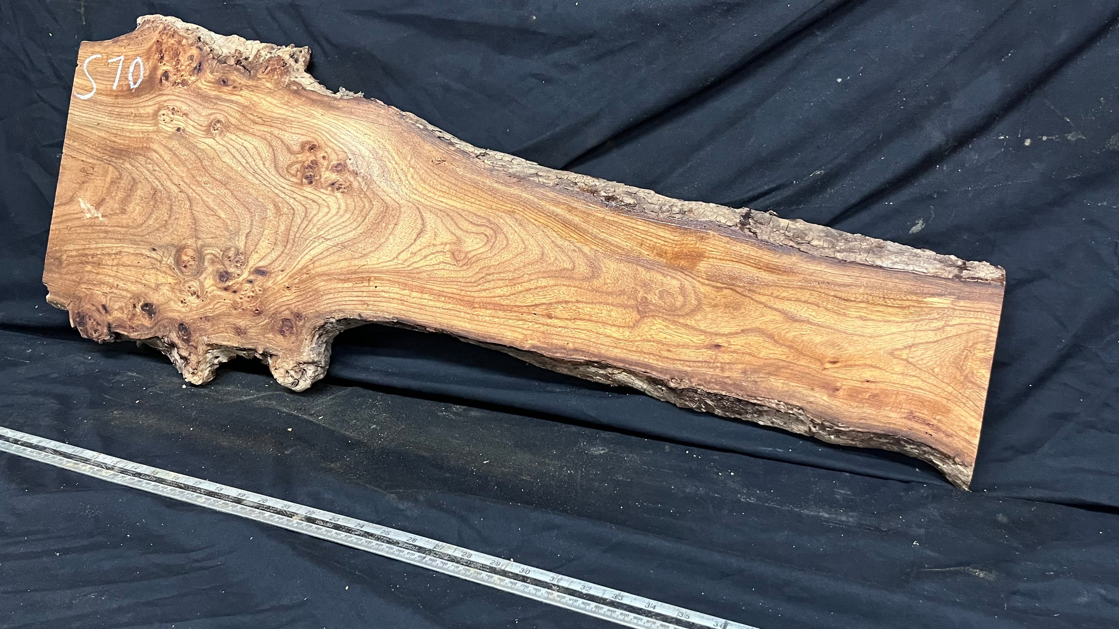 Burr elm rustic table top, 992 L x 380 W x 30 D mm    (mt570)