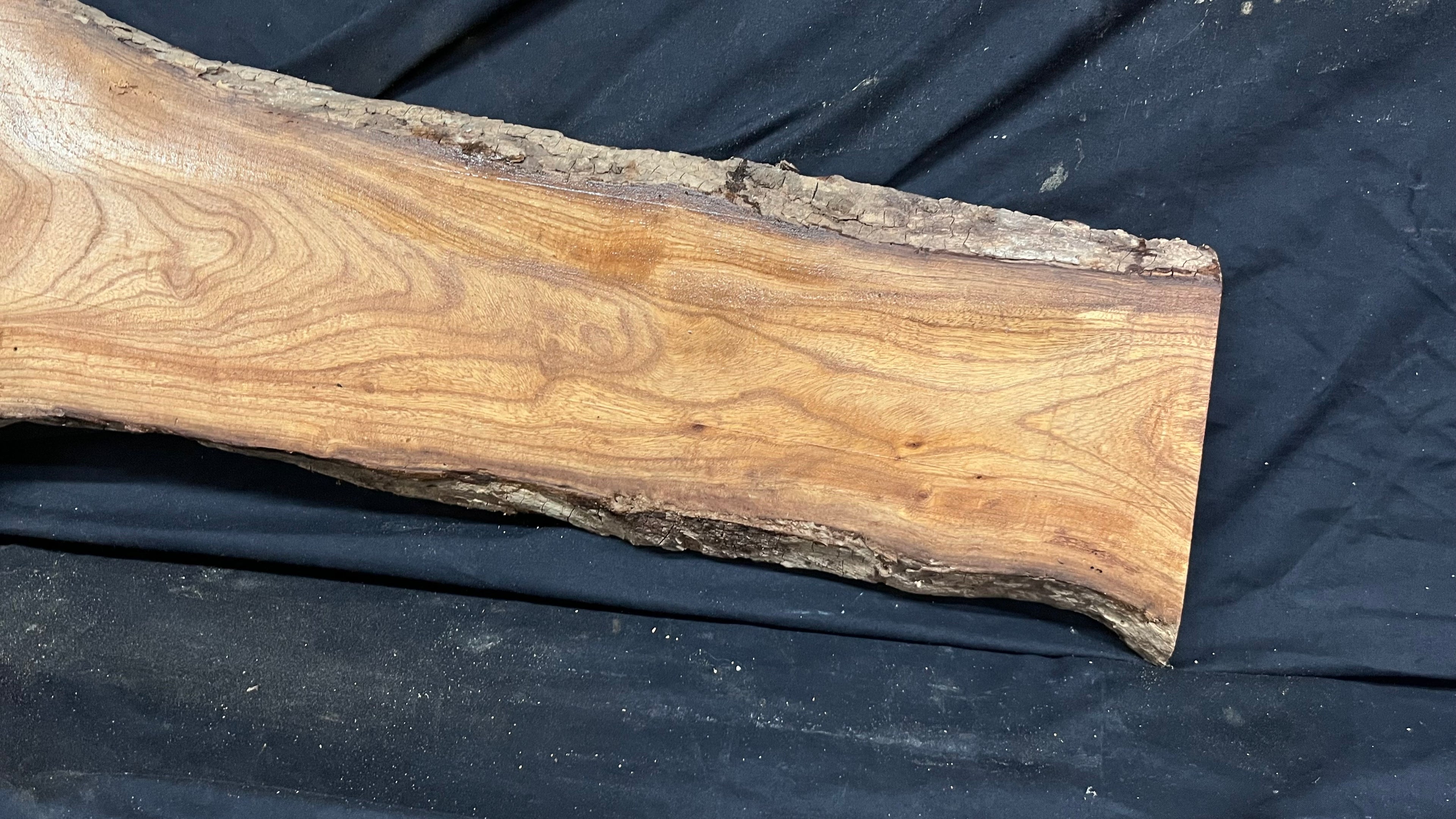 Burr elm rustic table top, 992 L x 380 W x 30 D mm    (mt570)