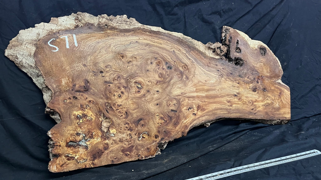 Burr elm rustic table top, 1194 L x 524 W x 30 D mm    (mt571)