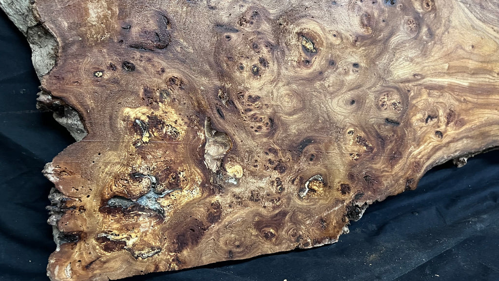 Burr elm rustic table top, 1194 L x 524 W x 30 D mm    (mt571)