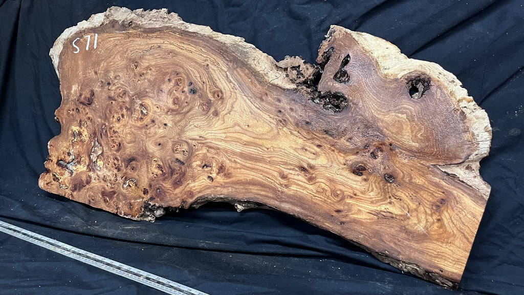 Burr elm rustic table top, 1194 L x 524 W x 30 D mm    (mt571)