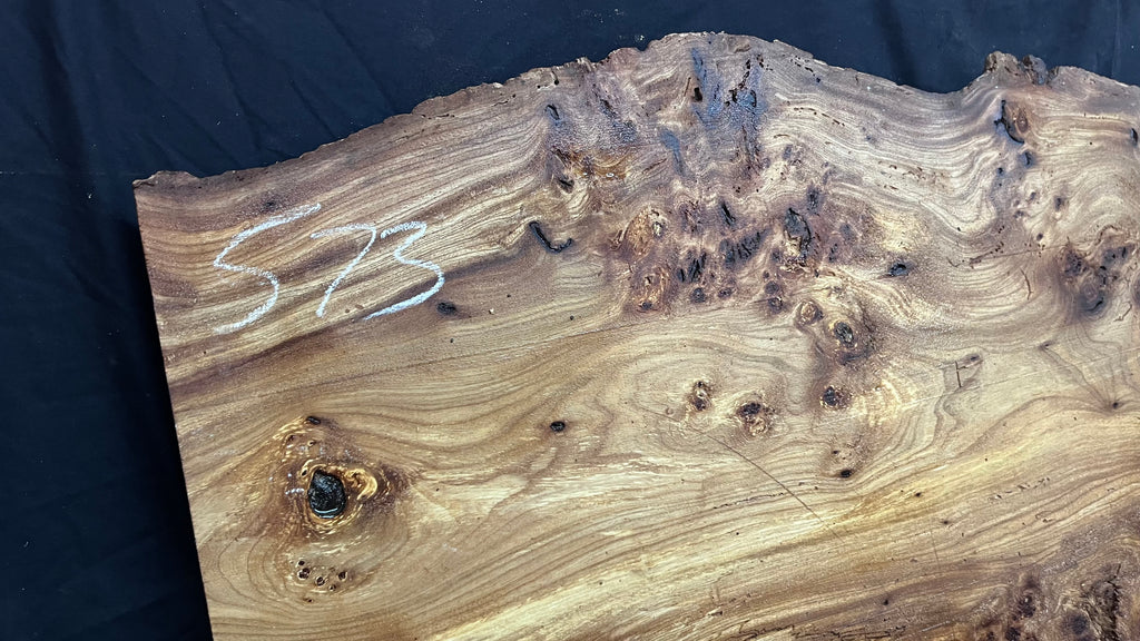 Burr elm rustic table top, 1255 L x 513 W x 45 D mm    (mt573)