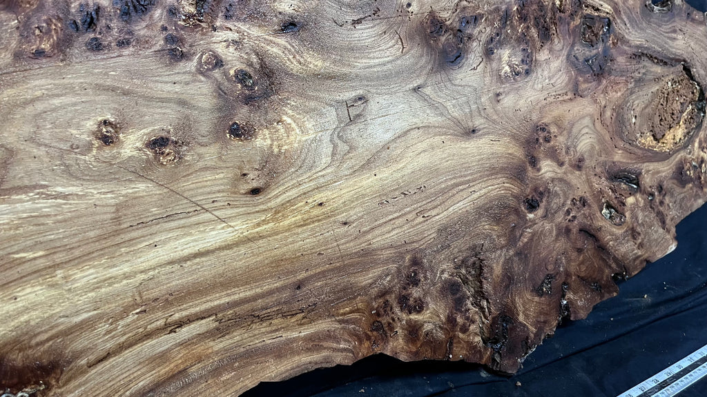 Burr elm rustic table top, 1255 L x 513 W x 45 D mm    (mt573)