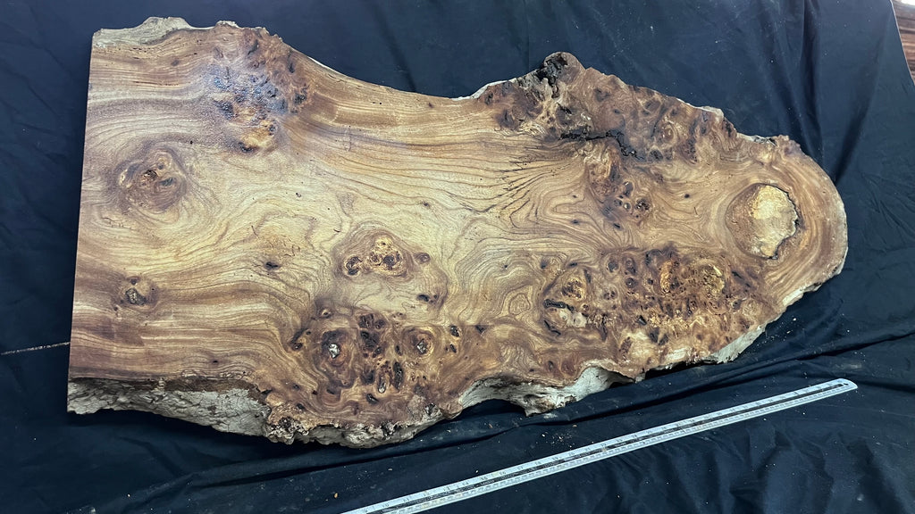 Burr elm rustic table top, 1255 L x 513 W x 45 D mm    (mt573)