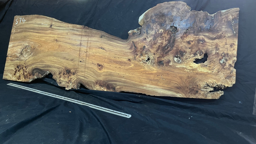 Burr elm rustic table top, 1600 L x 514 W x 25 D mm    (mt574)