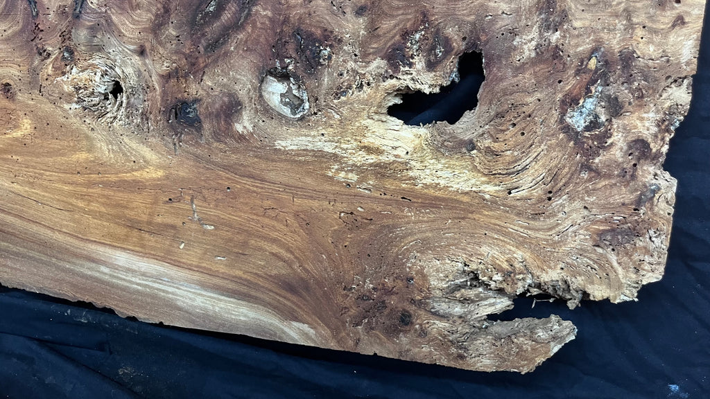 Burr elm rustic table top, 1600 L x 514 W x 25 D mm    (mt574)