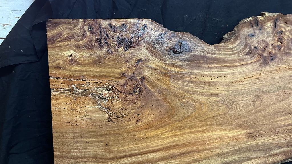 Burr elm rustic table top, 1600 L x 514 W x 25 D mm    (mt574)