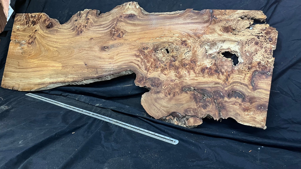 Burr elm rustic table top, 1600 L x 514 W x 25 D mm    (mt574)