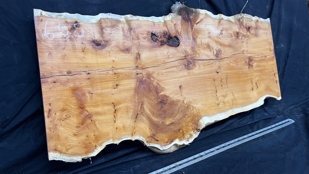 Pippy Yew coffee table top, hardwood, slab, board, 1013 L x 485 W x 42 D mm    (605)