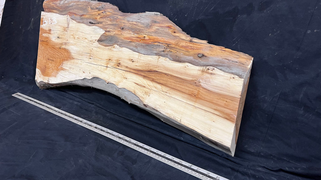 Hardwood yew, slab, board 925 L x 415 W x 47 D mm    (613)