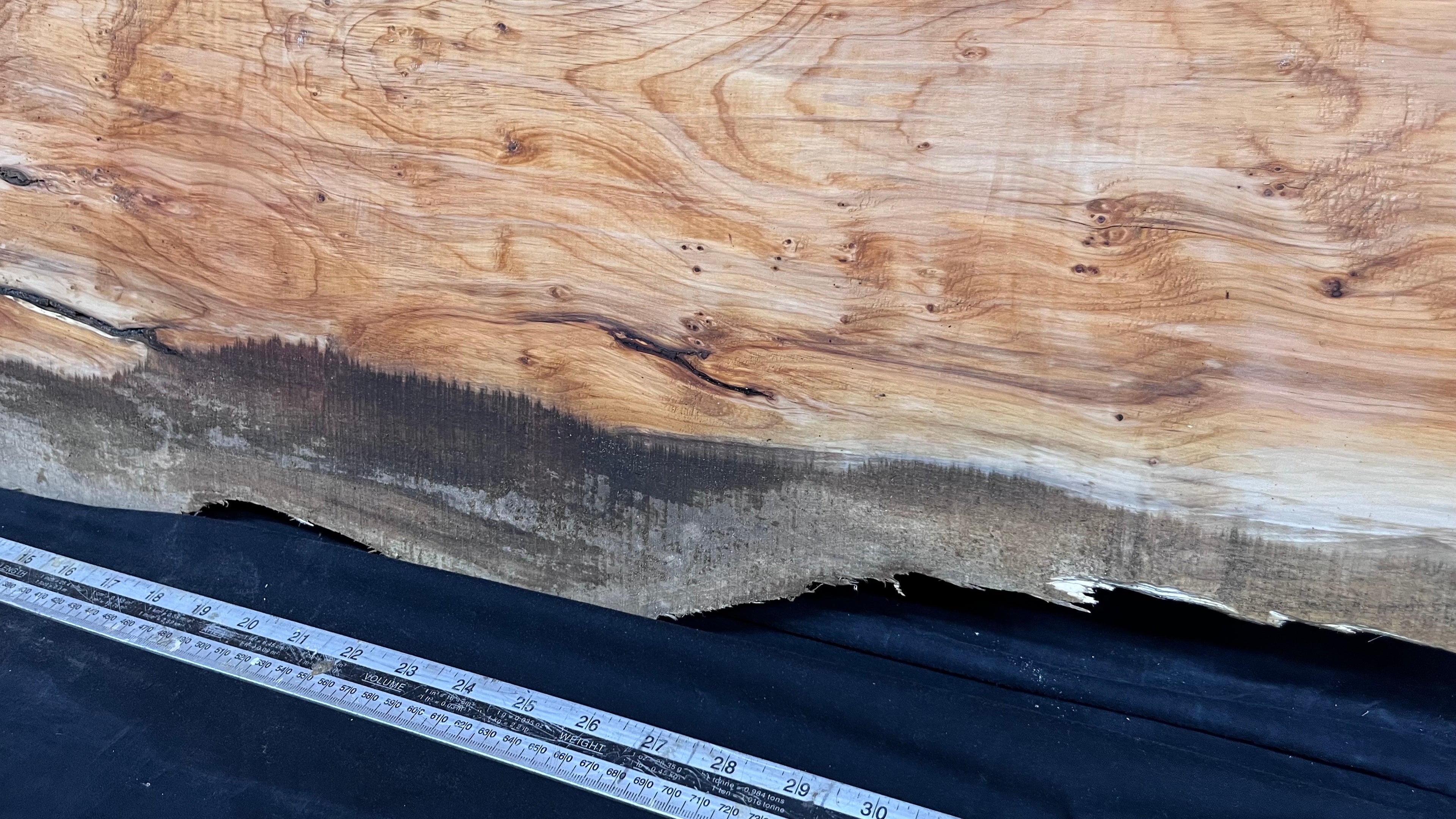 Hardwood yew, slab, board 925 L x 415 W x 47 D mm    (613)