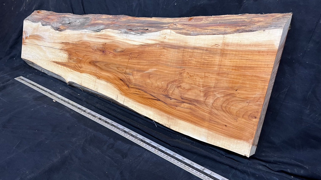 Hardwood yew, slab, board 1070 L x 322 W x 46 D mm    (614)