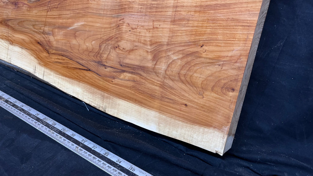 Hardwood yew, slab, board 1070 L x 322 W x 46 D mm    (614)