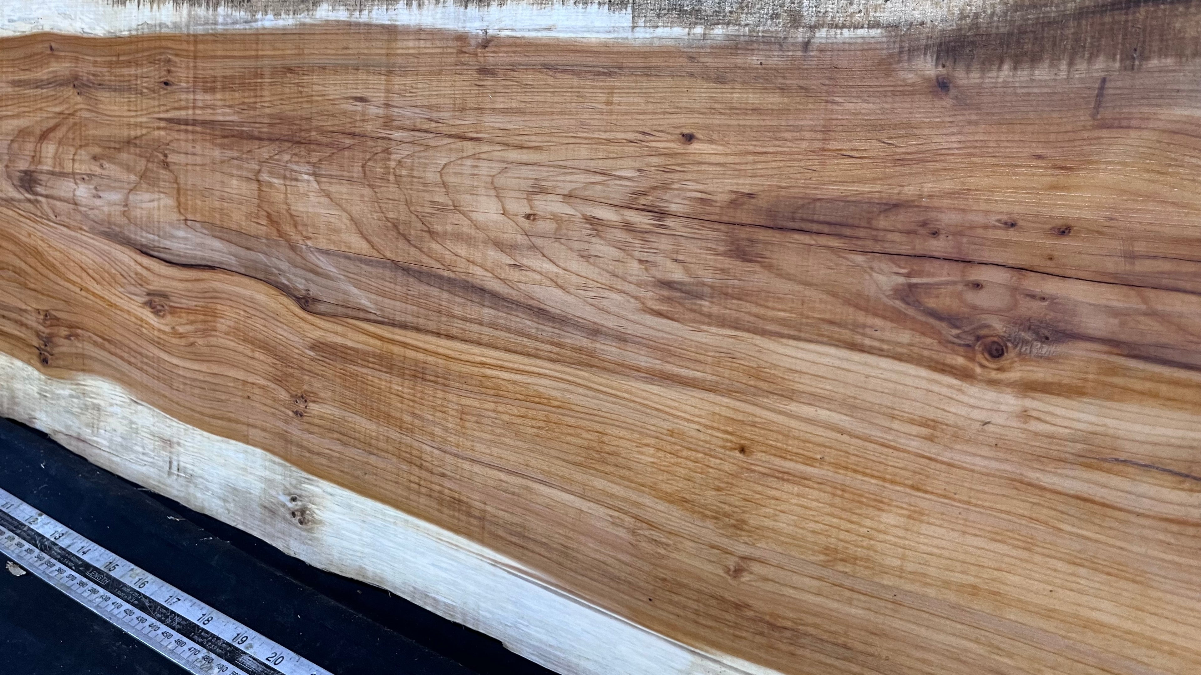 Hardwood yew, slab, board 1070 L x 322 W x 46 D mm    (614)