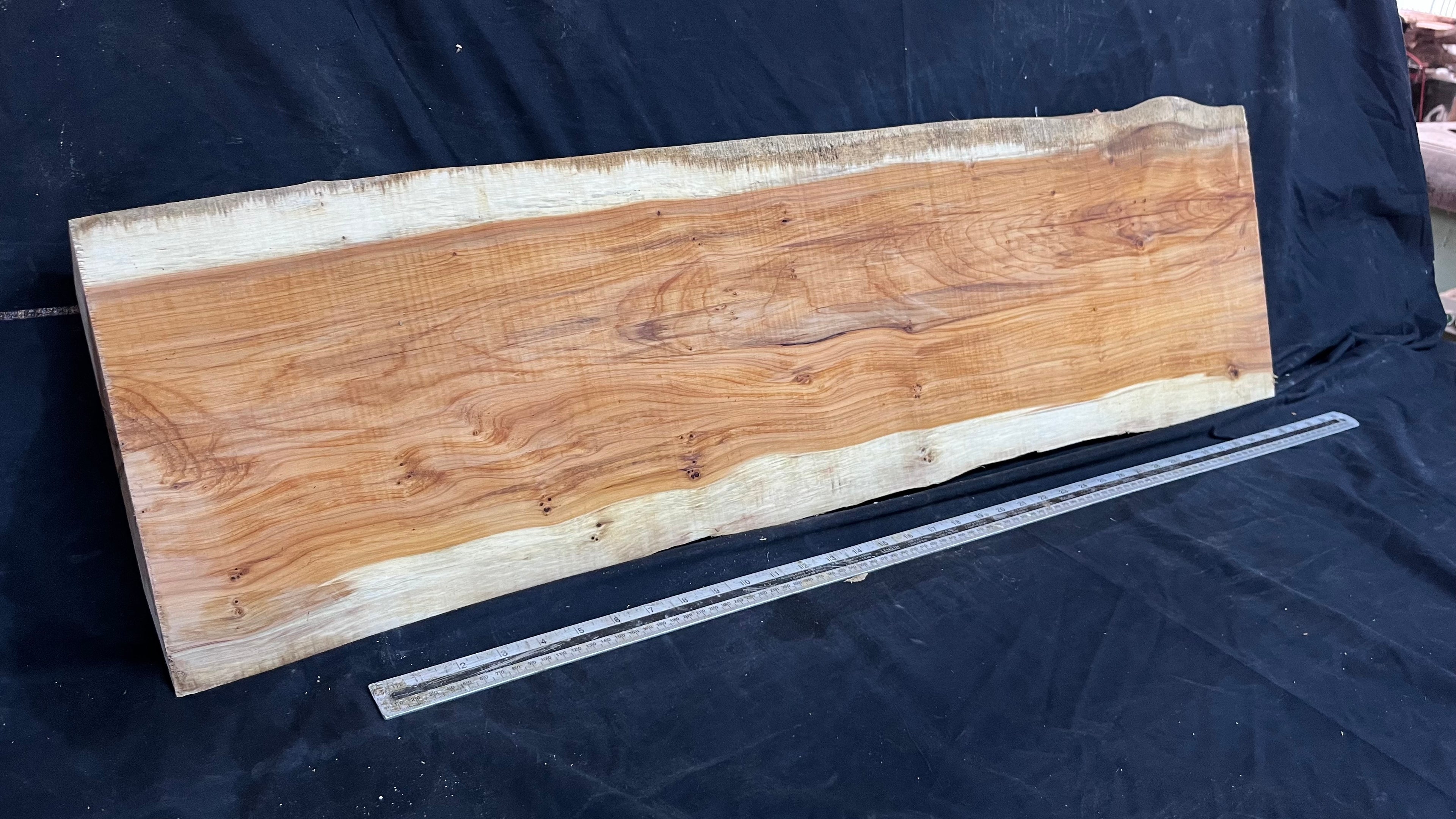 Hardwood yew, slab, board 1070 L x 322 W x 46 D mm    (614)